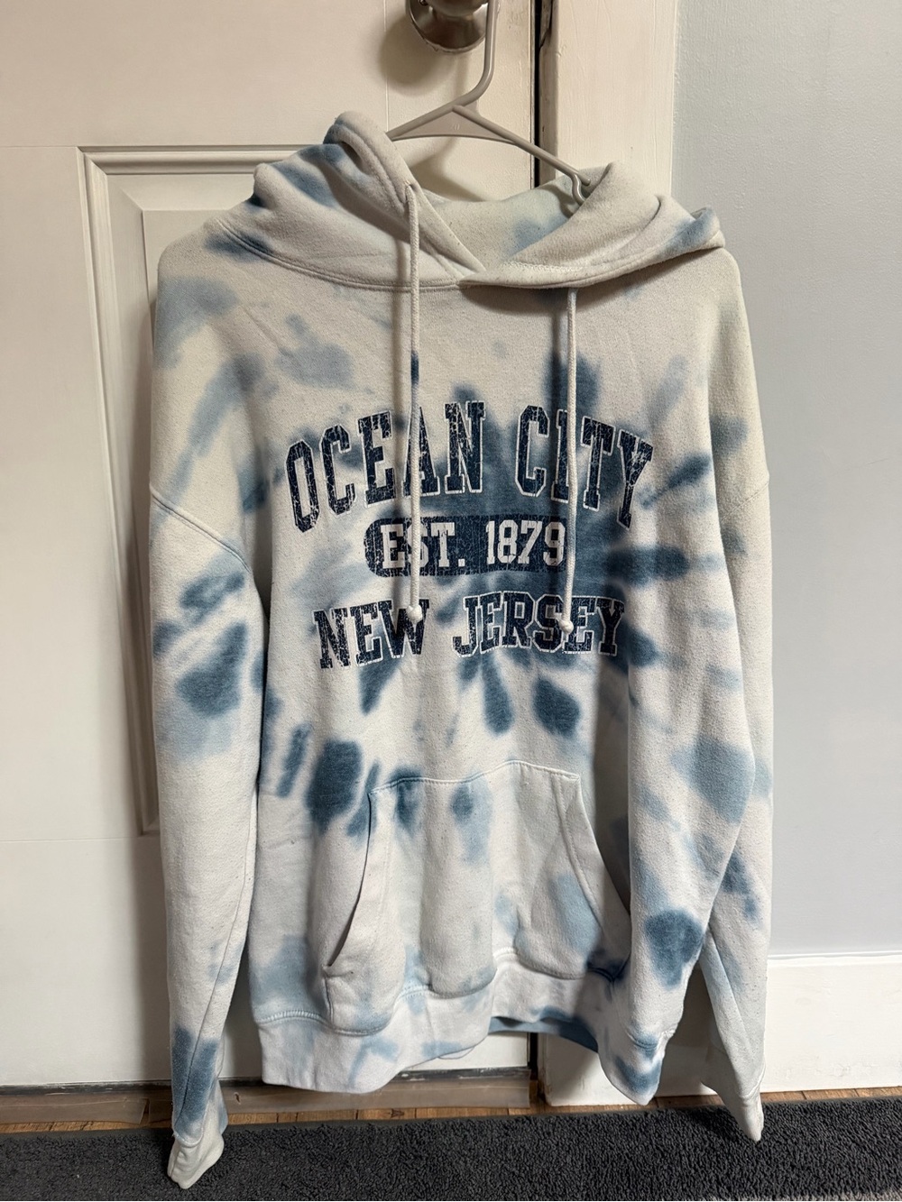 Ocean City Tie-Dye Hoodie Sweatshirt - Light Blue & White